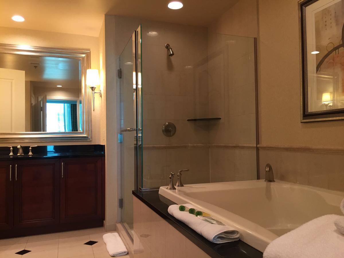 True 1Br Balcony Suite With Strip View At Mgm Signature Las Vegas Exterior foto